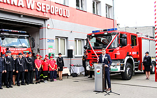 Strażacy z Bartoszyc i Sępopola otrzymali nowe wozy